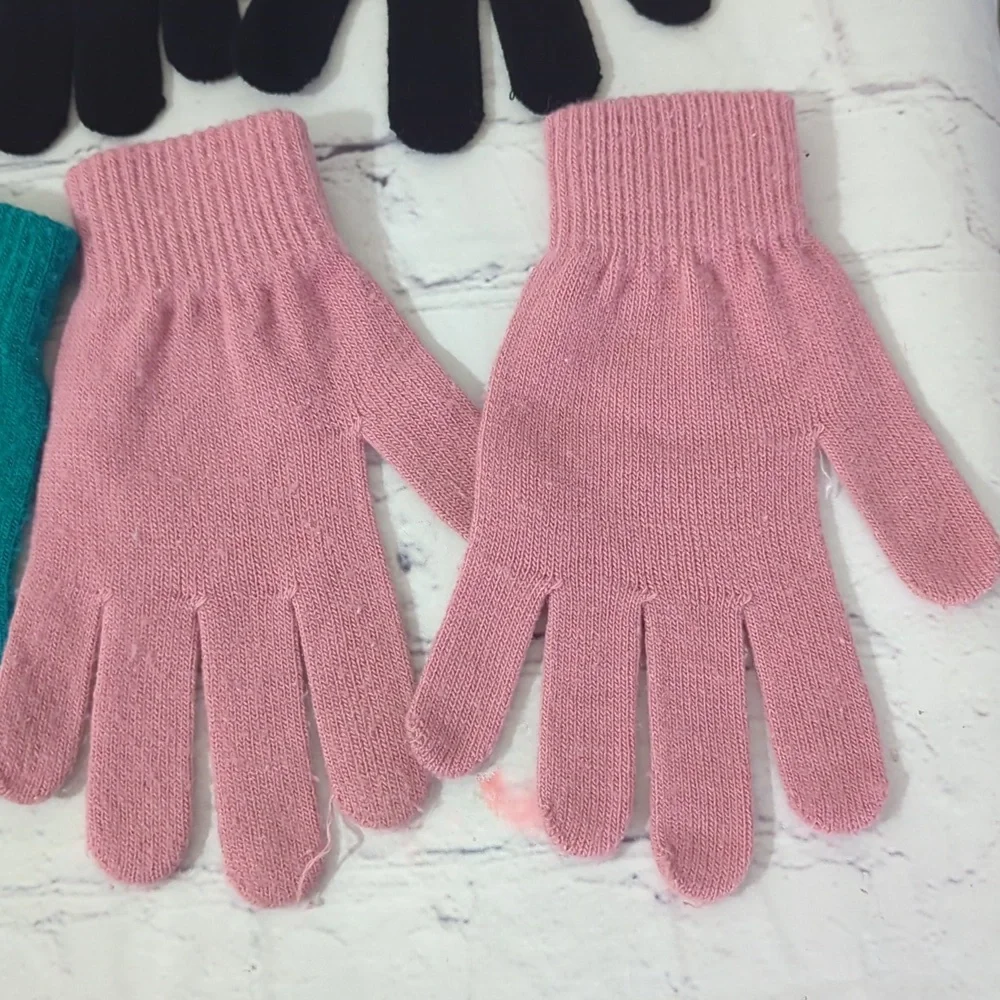 EUC 4 Pair Colorful Knit Gloves Set